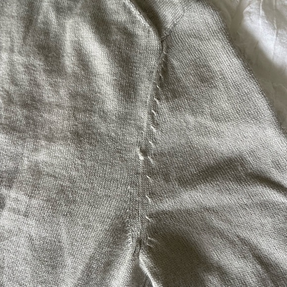 Calvin Klein Gray V-Neck Collar Sweater Soft Knit Classic - Picture 9 of 11